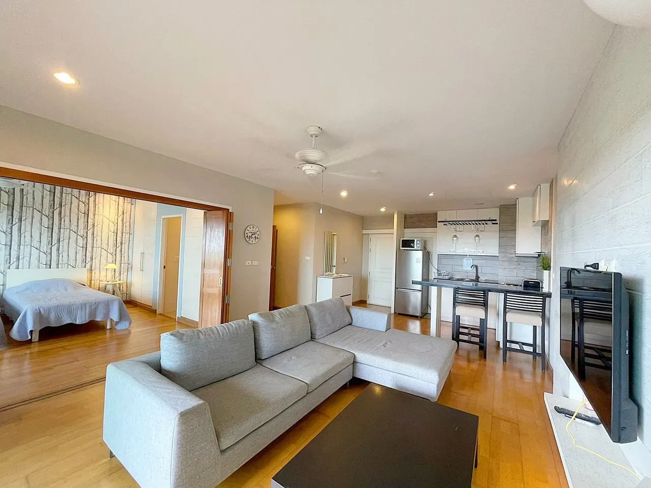 Condo · 1 室 · 1 卫 · 83 m²