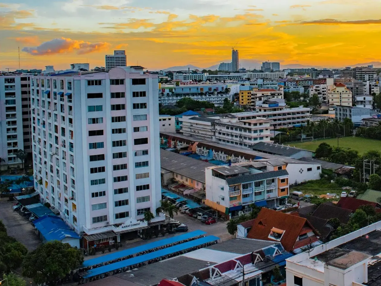 9 Karat Condo