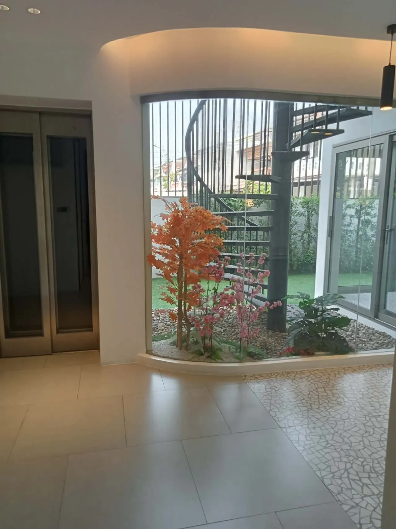 Townhouse · 3 bd · 5 ba · 400 m²