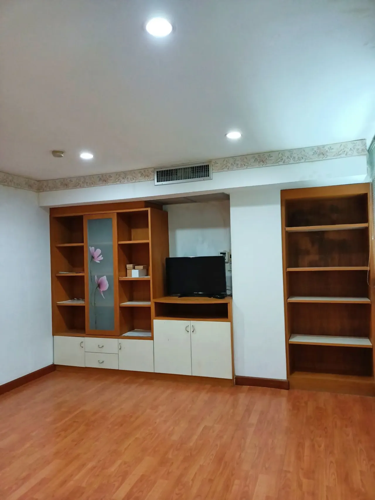 2 bd · 2 ba · 72 m²