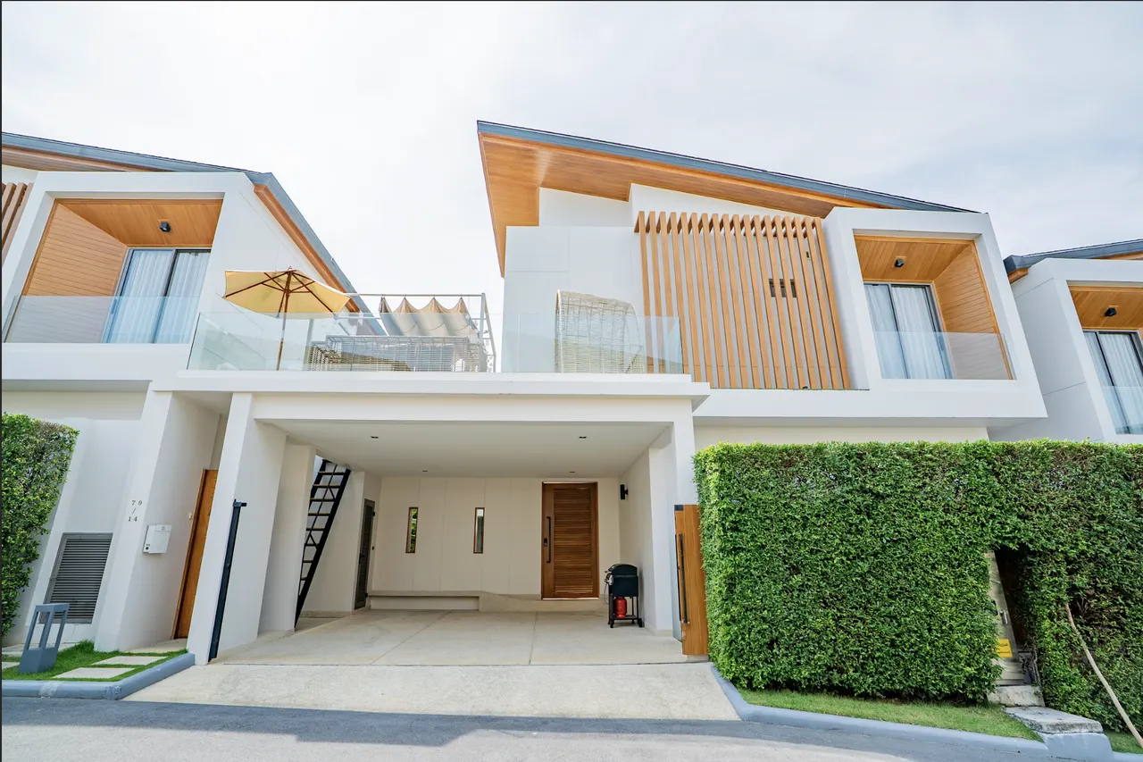 Villa · 5 bd · 4 ba · 338 m²
