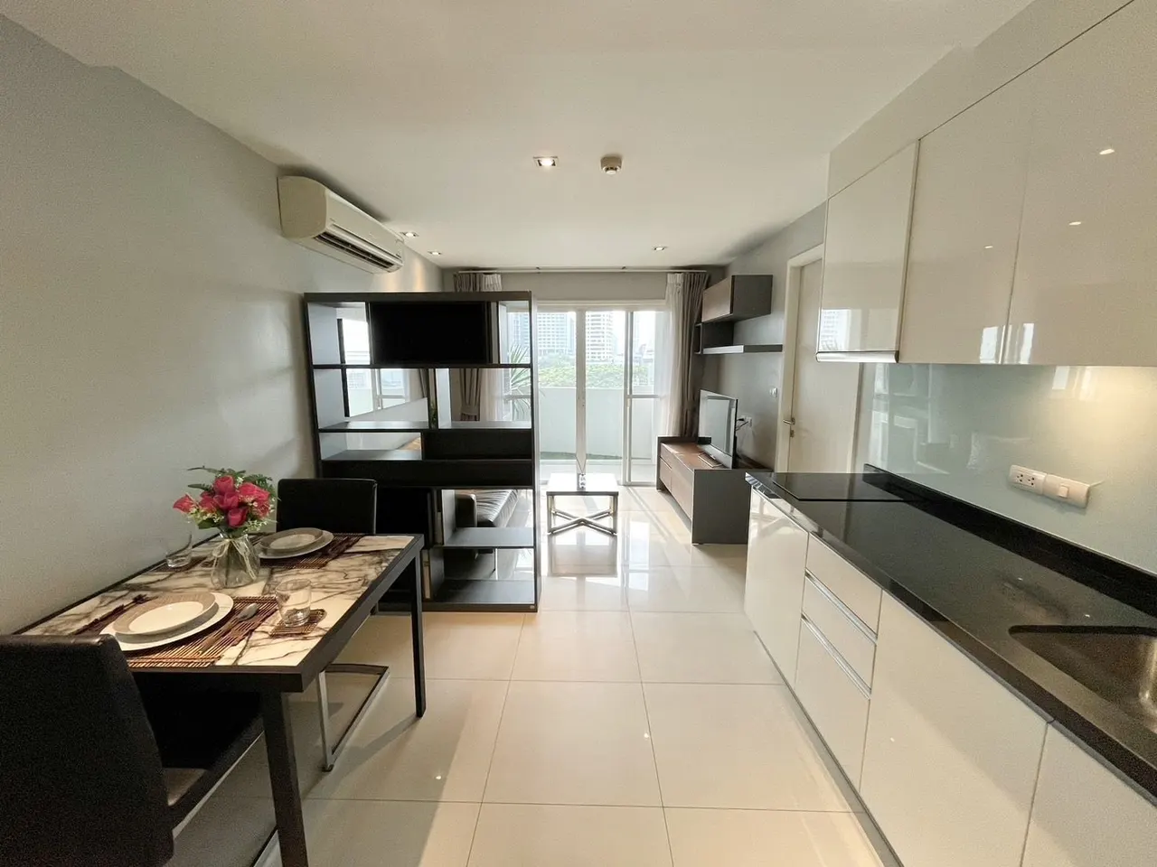 Condo · 1 室 · 1 卫 · 37 m²