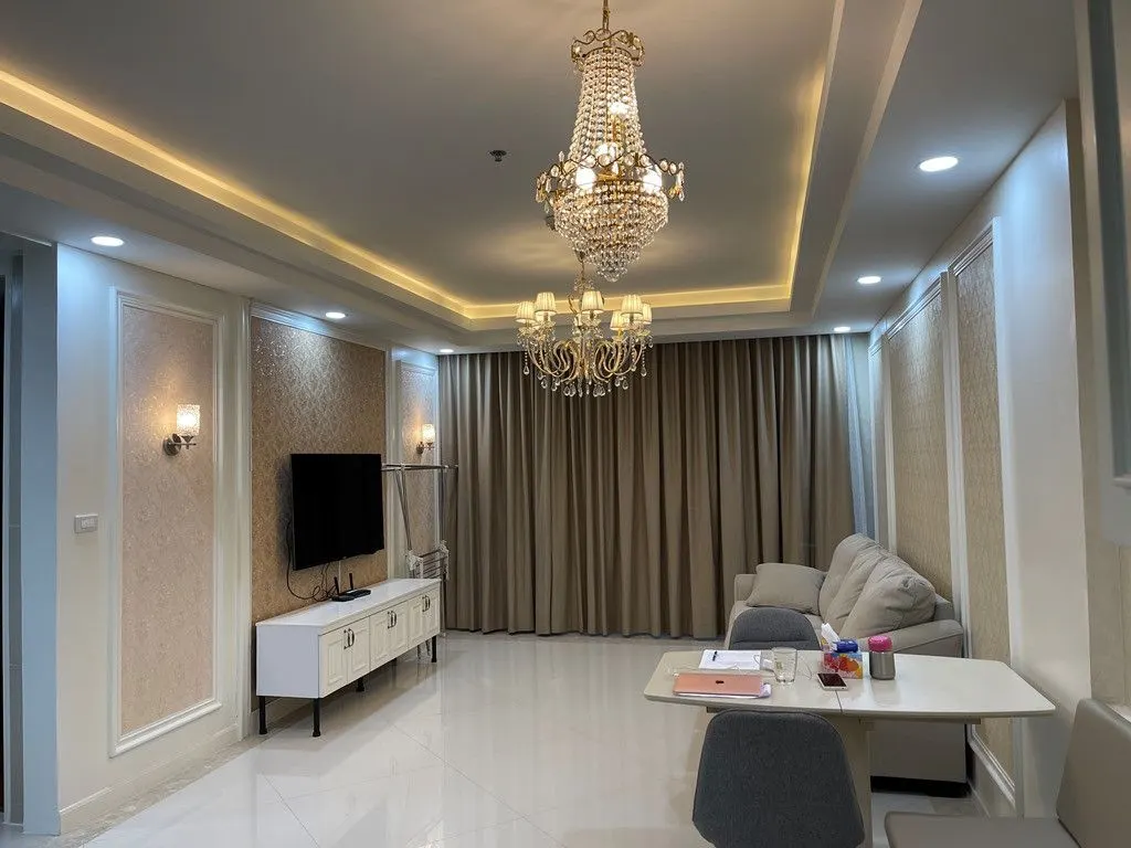 Condo · 1 bd · 1 ba · 65 m²