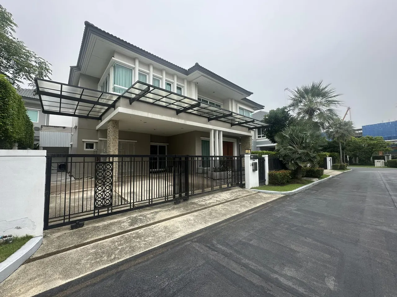 House · 4 室 · 5 卫 · 335 m²