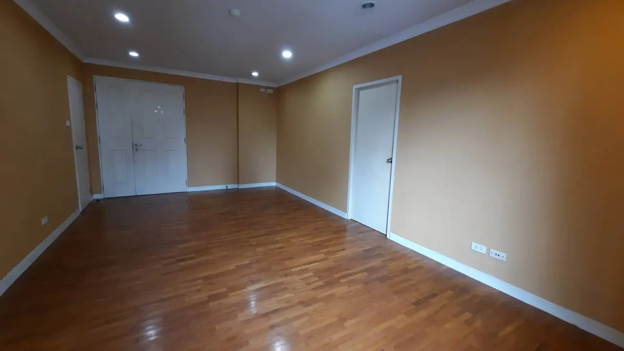Condo · 1 室 · 1 卫 · 55 m²