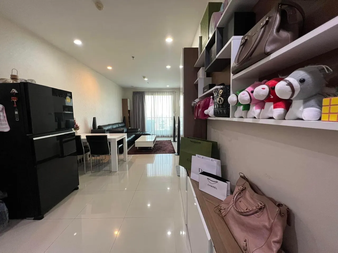 Condo · 1 bd · 1 ba · 64 m²