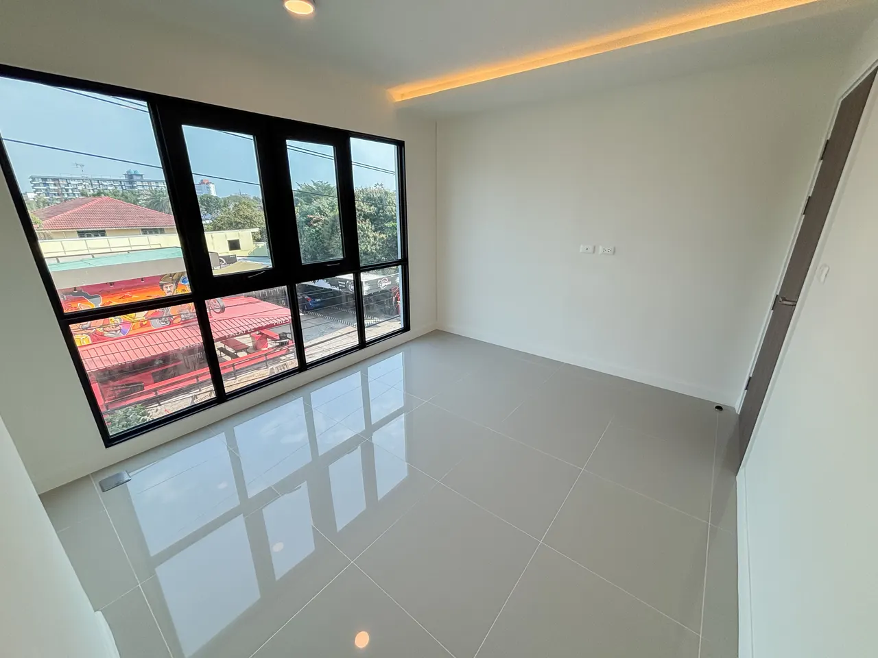 Condo · 2 室 · 1 卫 · 40 m²