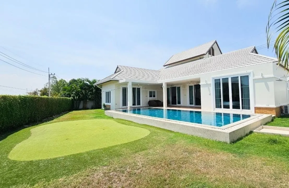 Villa · 4 室 · 3 卫 · 280 m²