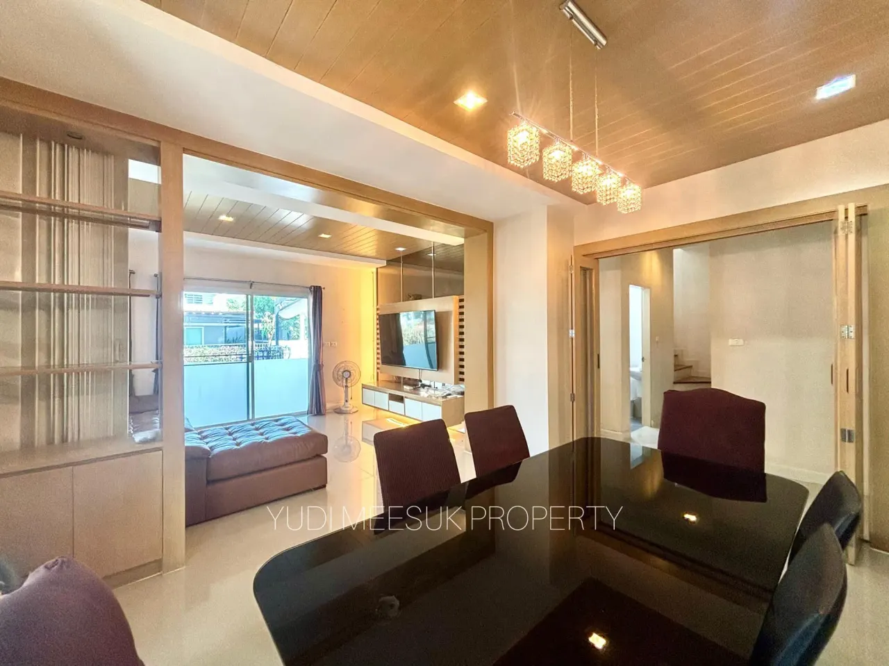 House · 3 bd · 3 ba · 180 m²