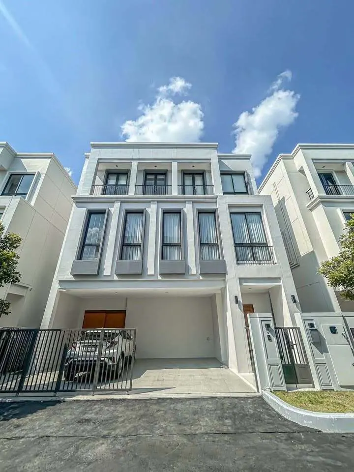 House · 5 ch. · 6 sdb · 300 m²