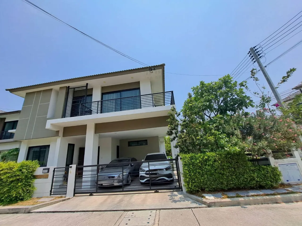 House · 5 ห้องนอน · 4 ห้องน้ำ · 231 m²