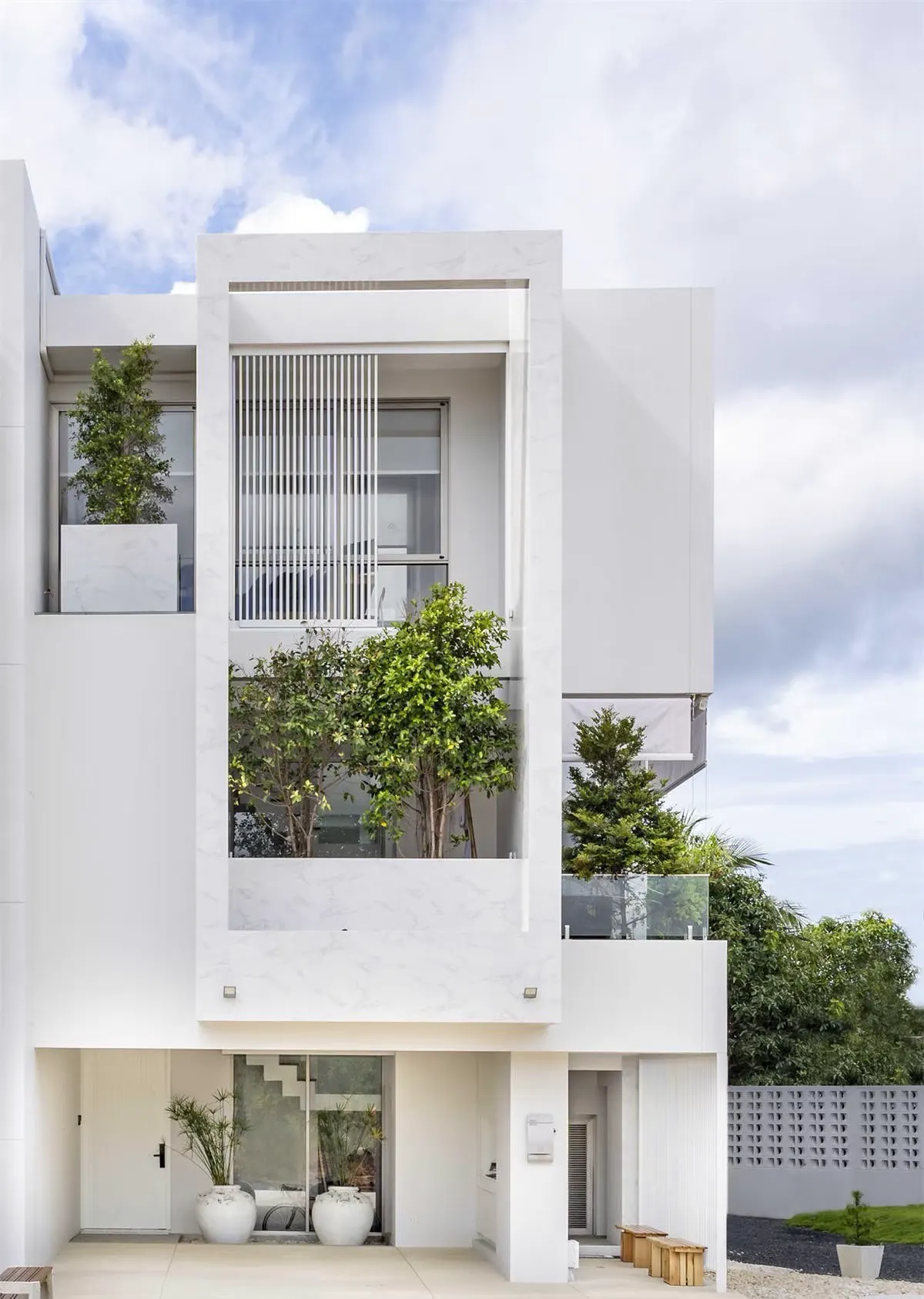 Villa · 3 bd · 4 ba · 352 m²