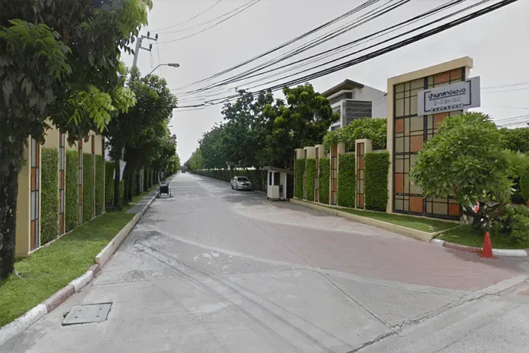 Baan Klang Muang S-Sense Srinakarin