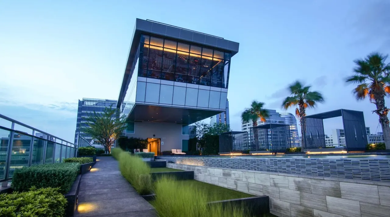 Centric Sathorn - Saint Louis