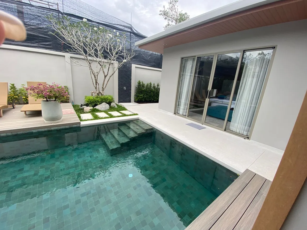 Villa · 3 室 · 4 卫 · 378 m²