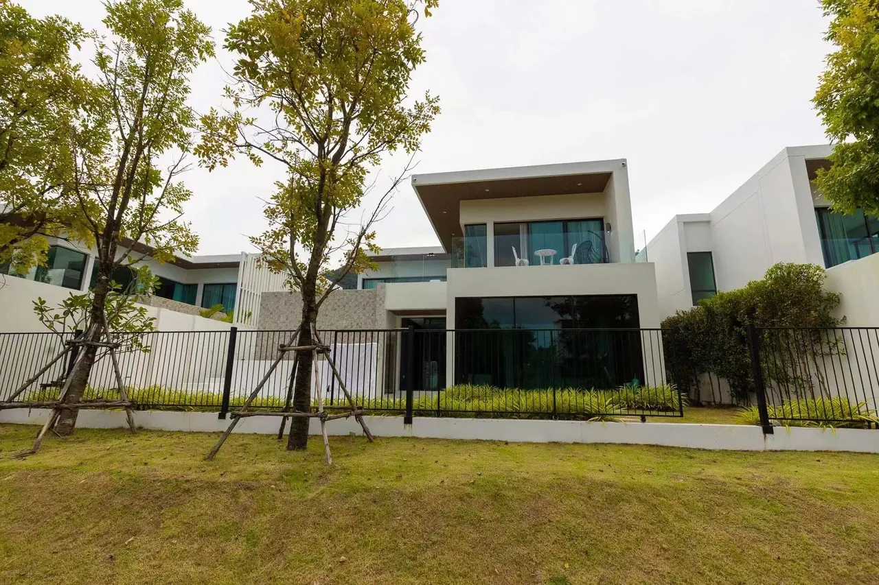 Villa · 4 bd · 4 ba · 420 m²