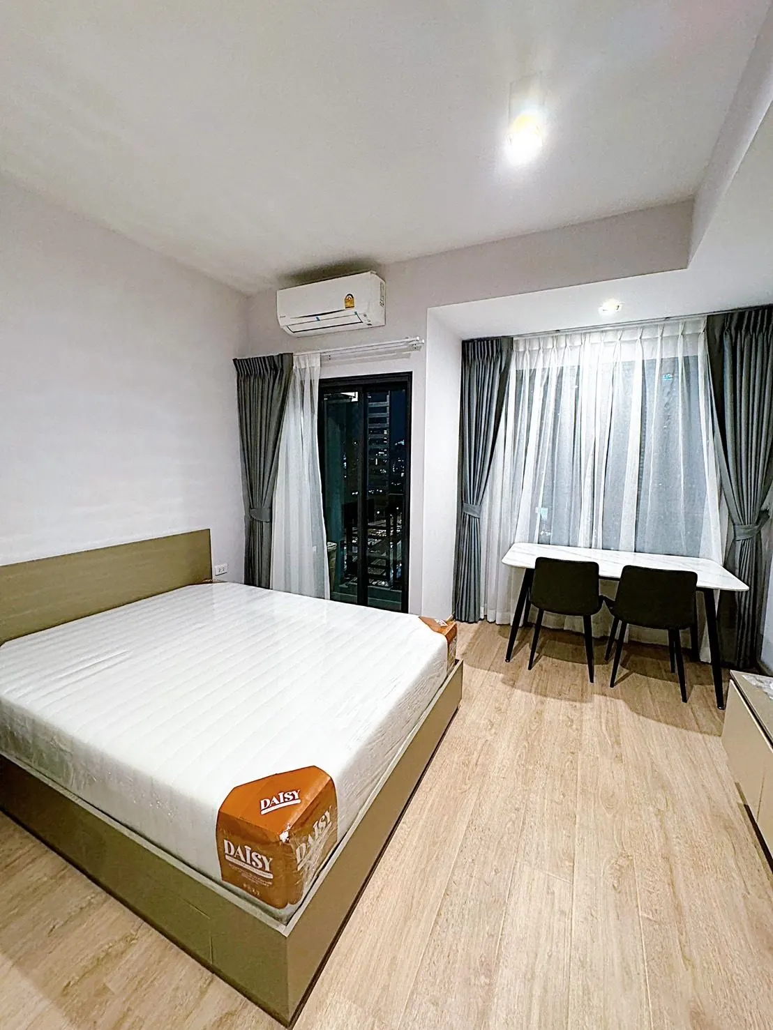 Condo · 1 卫 · 27 m²