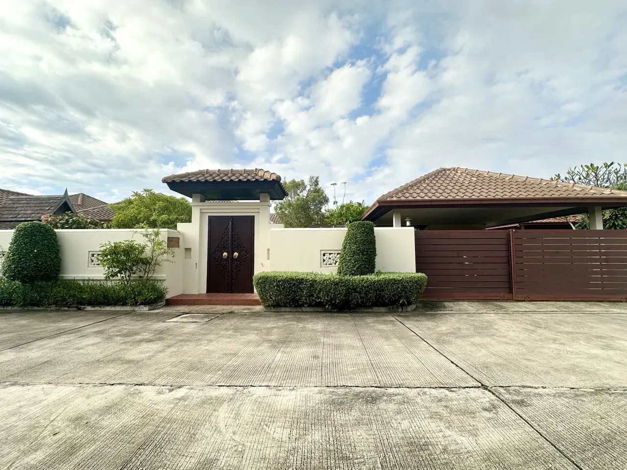 House · 3 ห้องนอน · 3 ห้องน้ำ · 220 m²