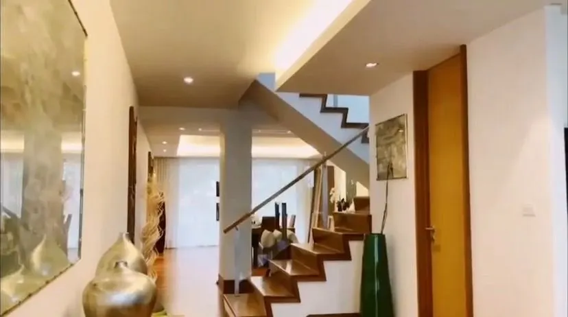 Penthouse · 4 ch. · 4 sdb · 332 m²