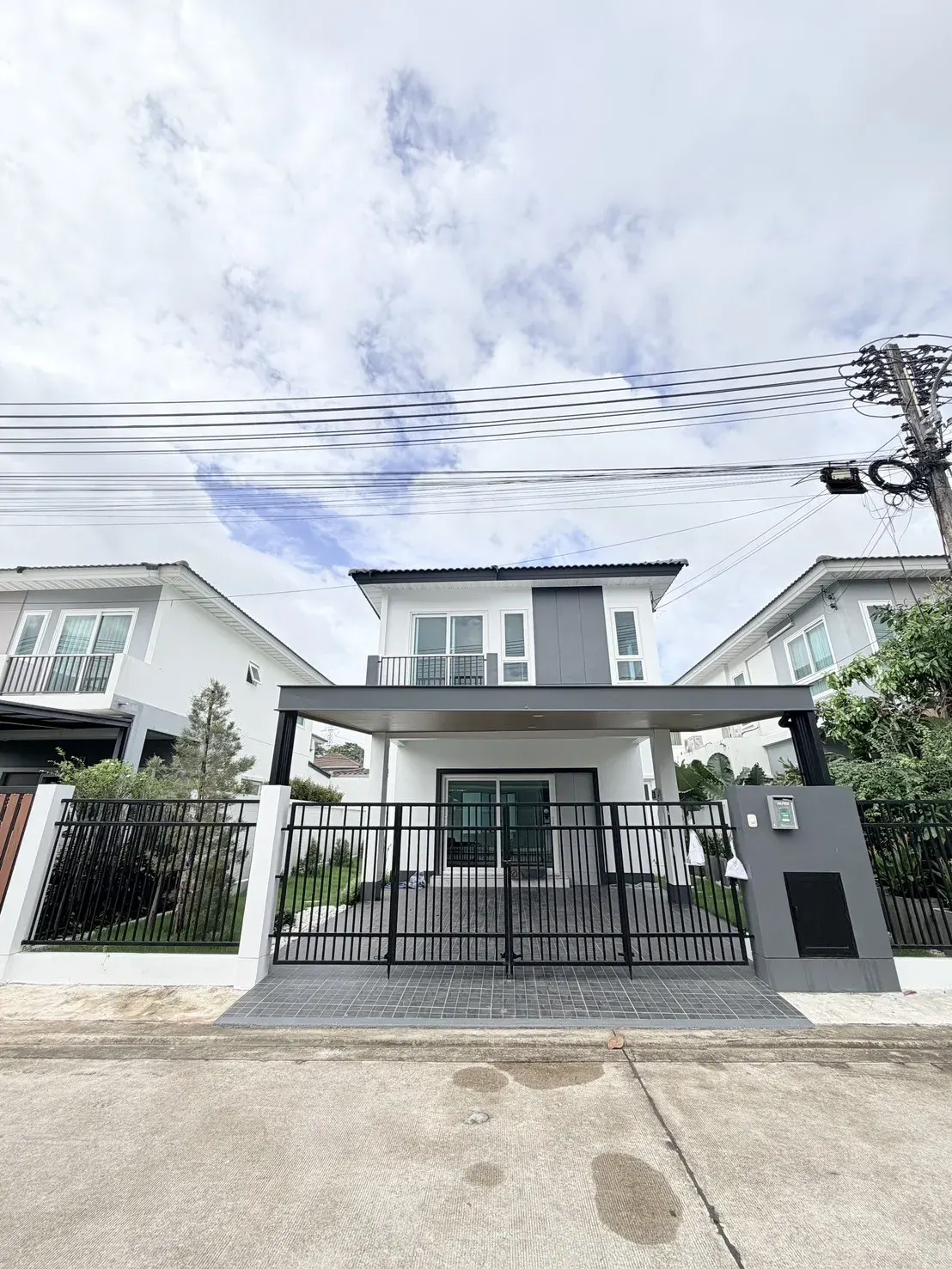 3 bd · 2 ba · 130 m²