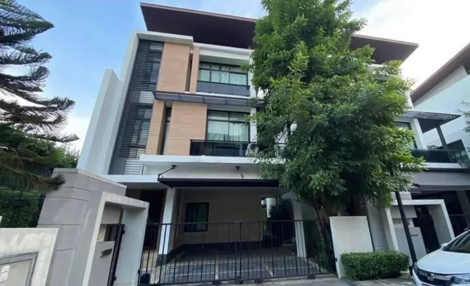 House · 3 室 · 3 卫 · 236 m²