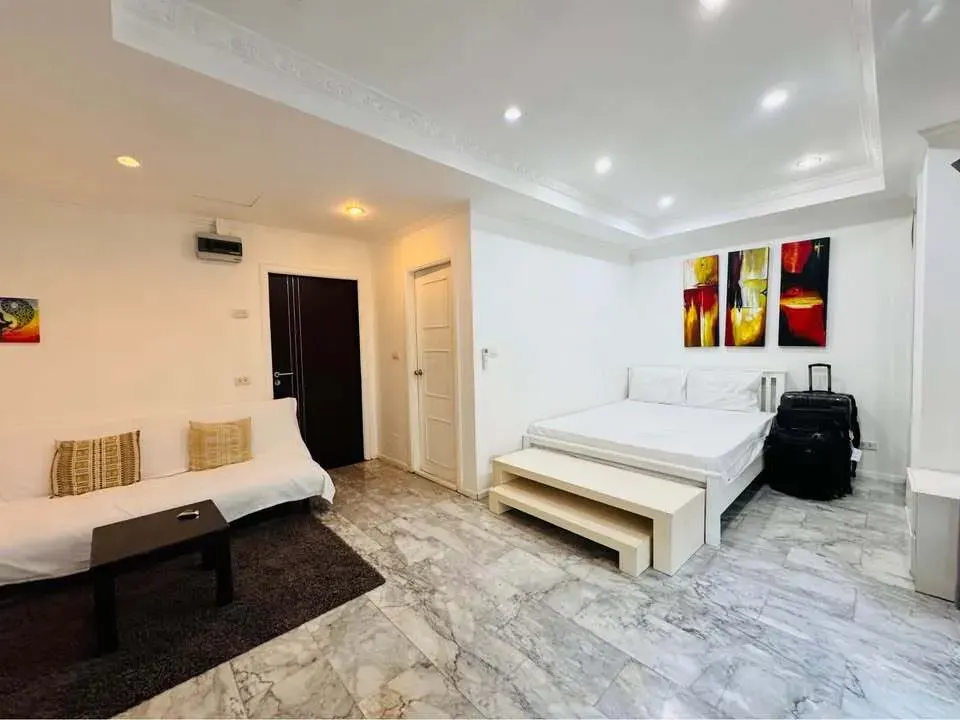 Condo · 1 卫 · 33 m²