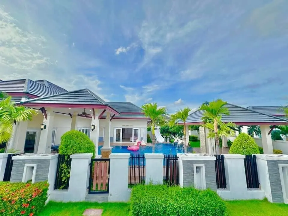 Villa · 4 ห้องนอน · 2 ห้องน้ำ · 200 m²