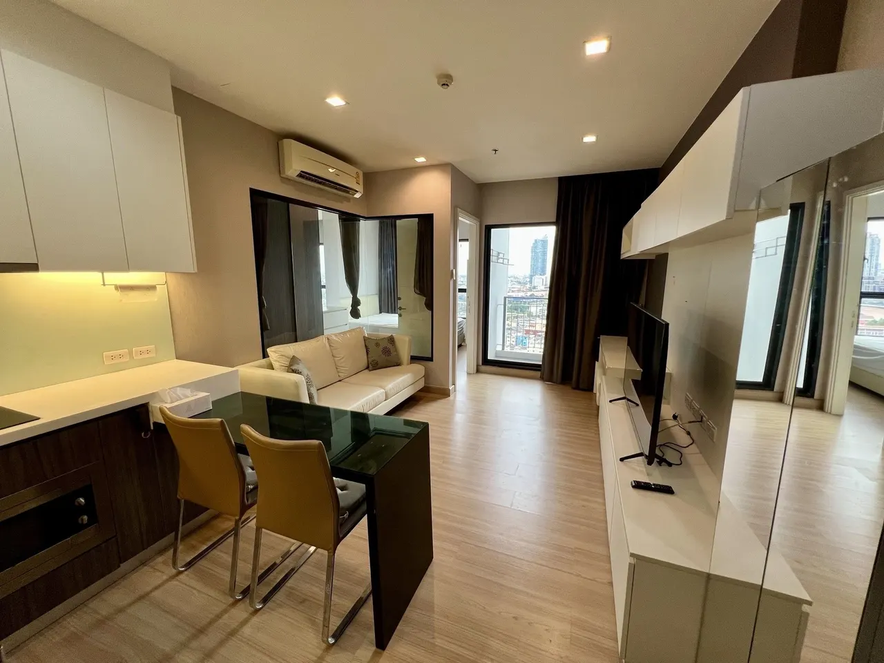 Condo · 1 bd · 1 ba · 38 m²