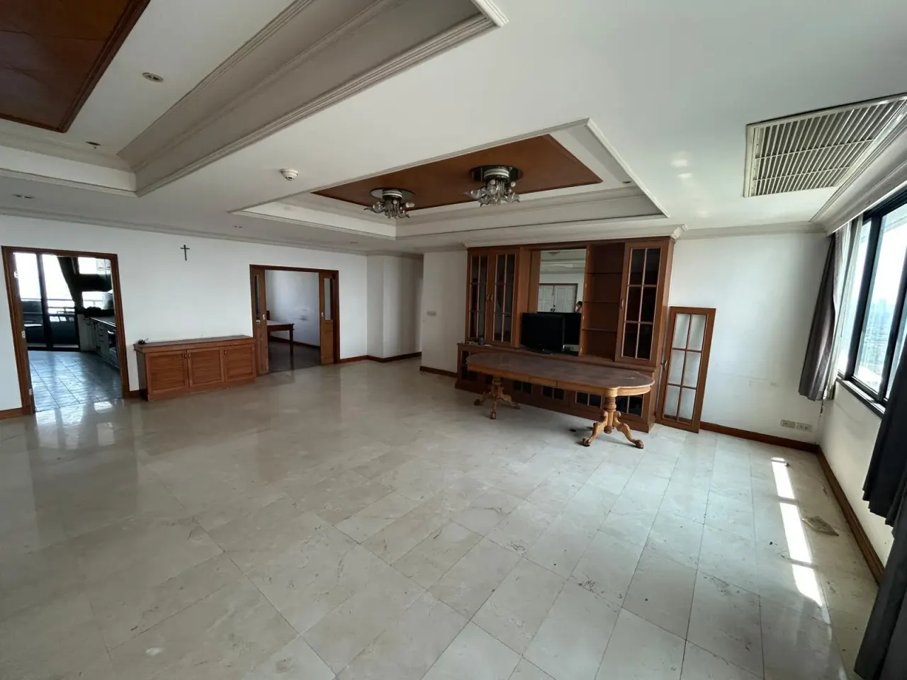 Condo · 3 bd · 3 ba · 282 m²