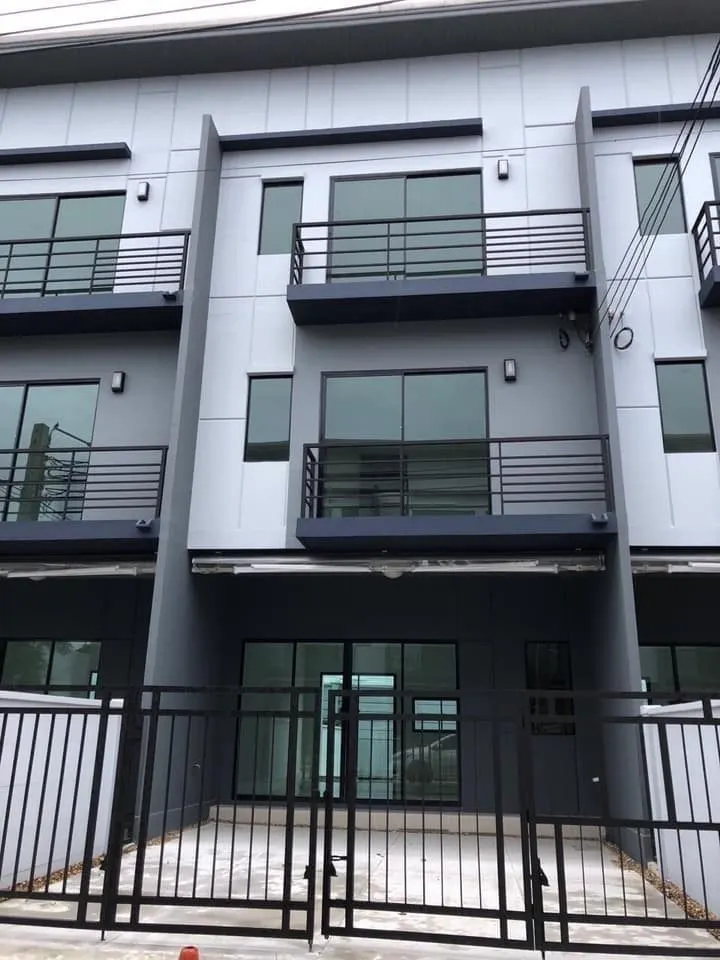 Baan Klang Muang Rama 9 - Onnut