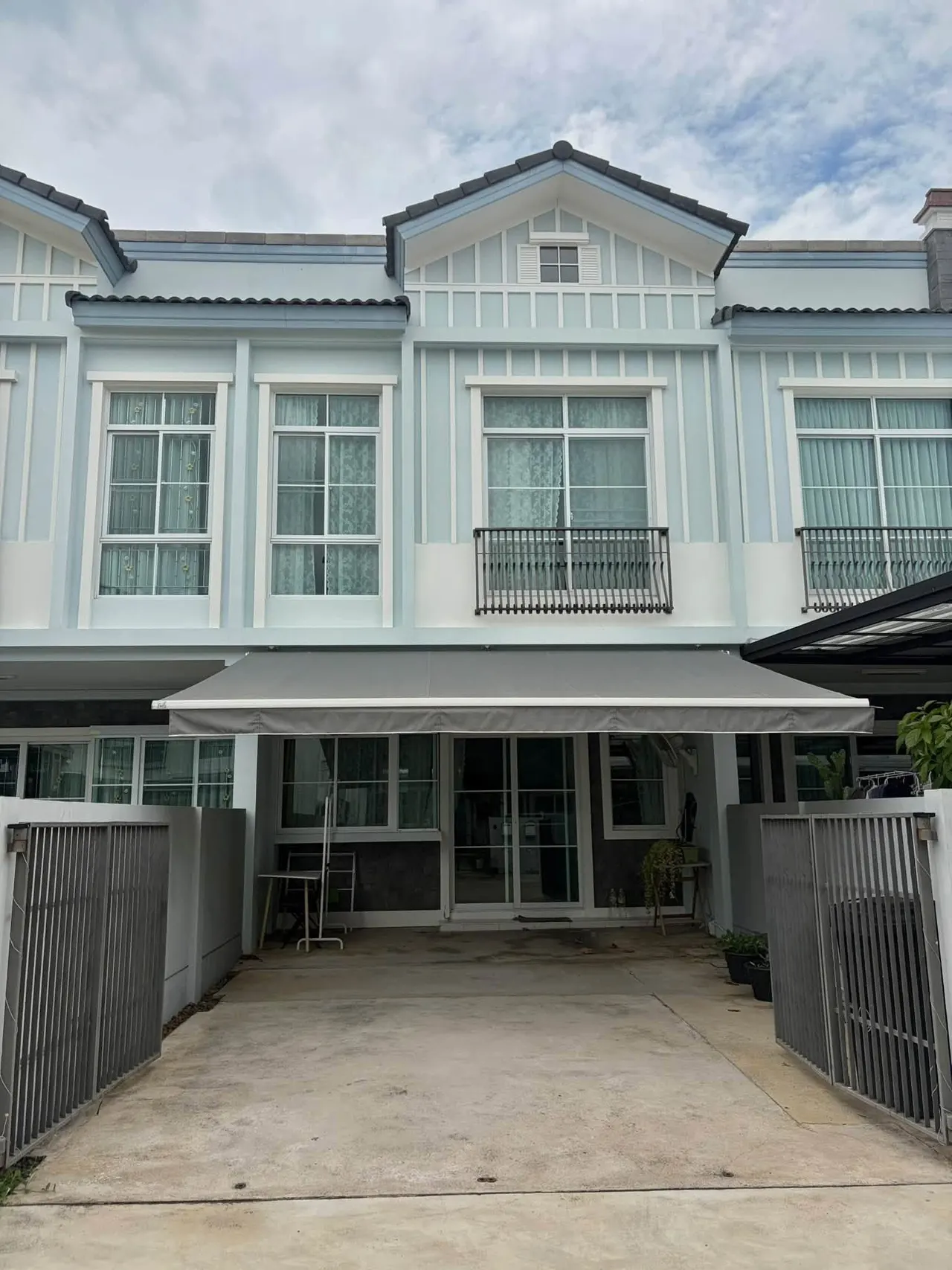 2 bd · 3 ba · 90 m²