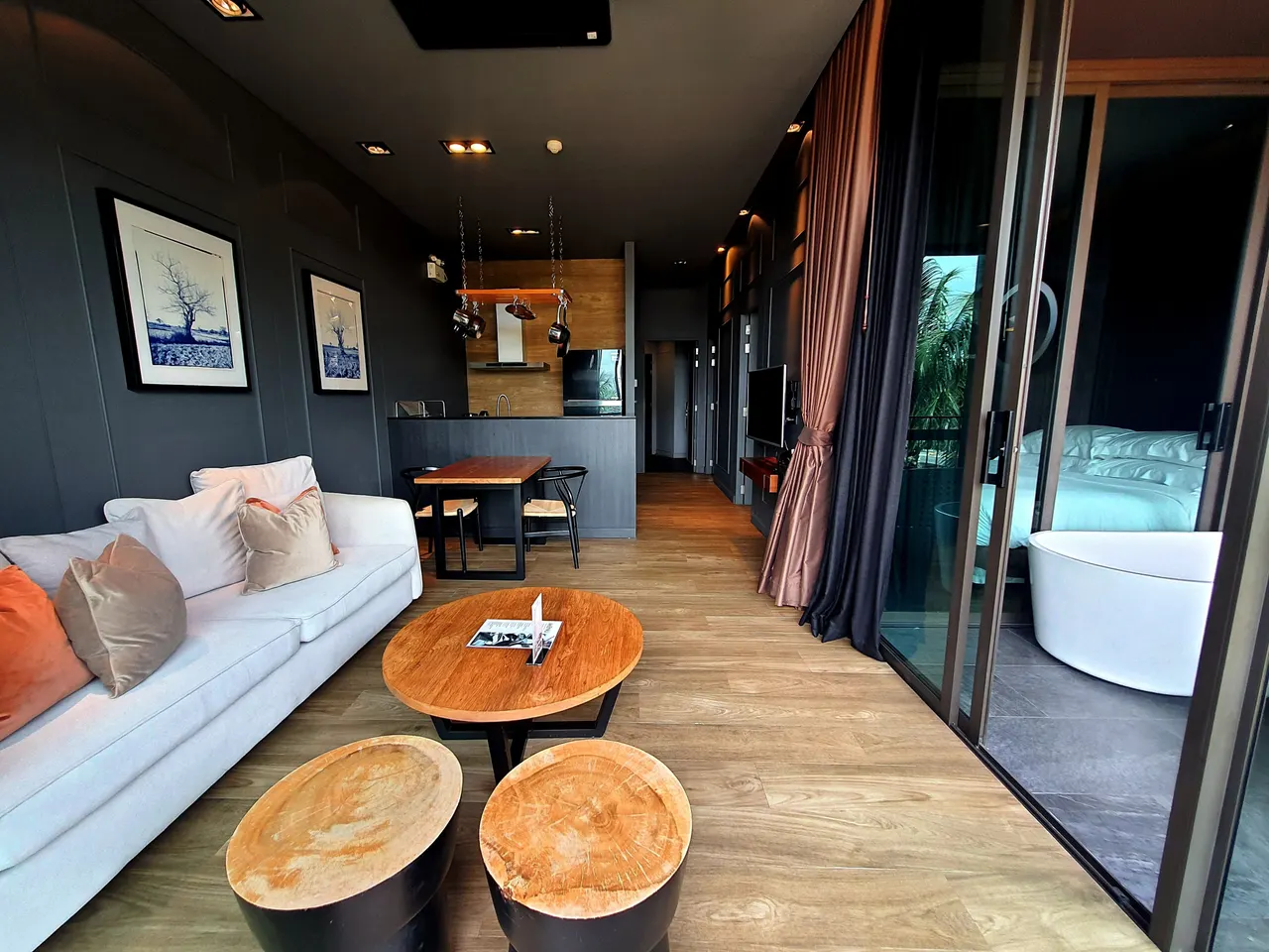 Condo · 1 bd · 1 ba · 56 m²