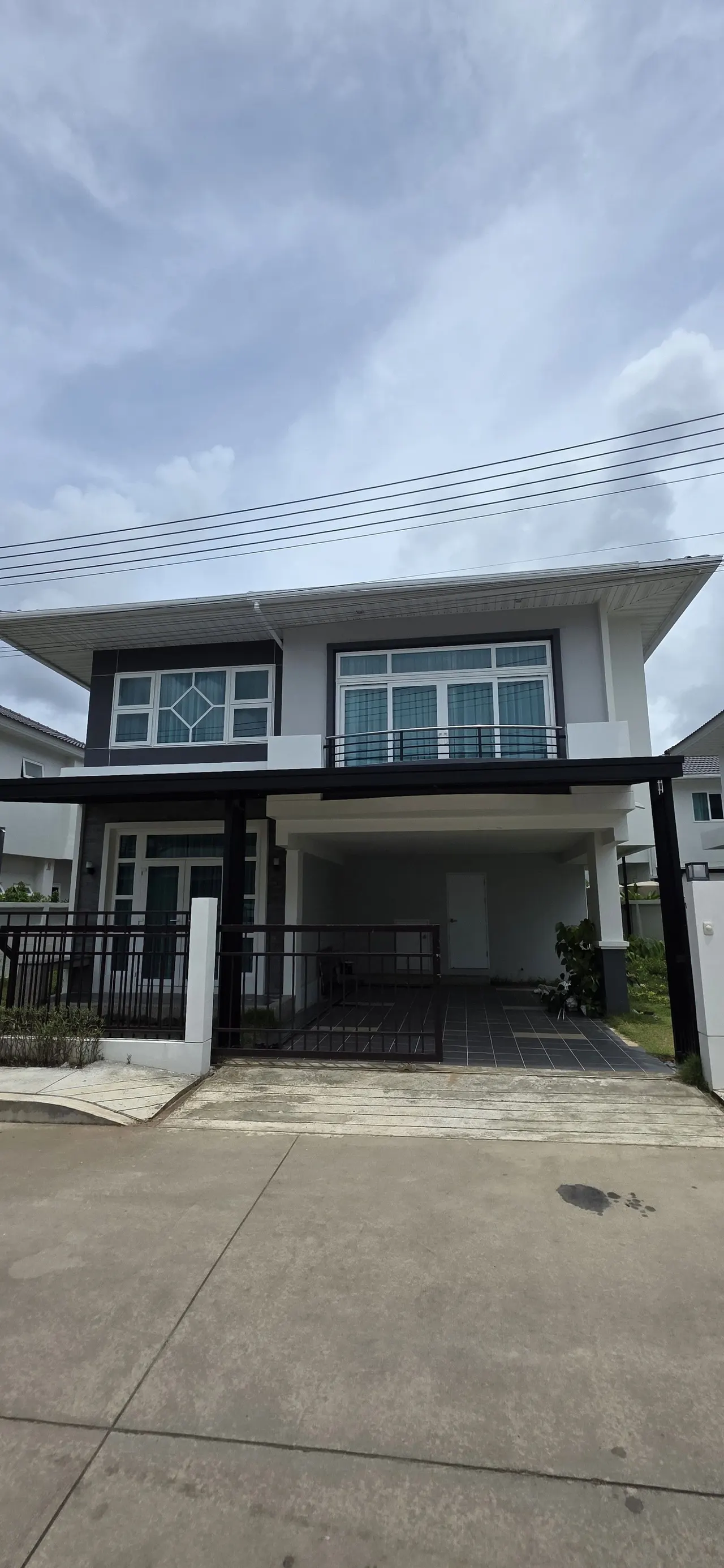 House · 4 bd · 3 ba · 195 m²
