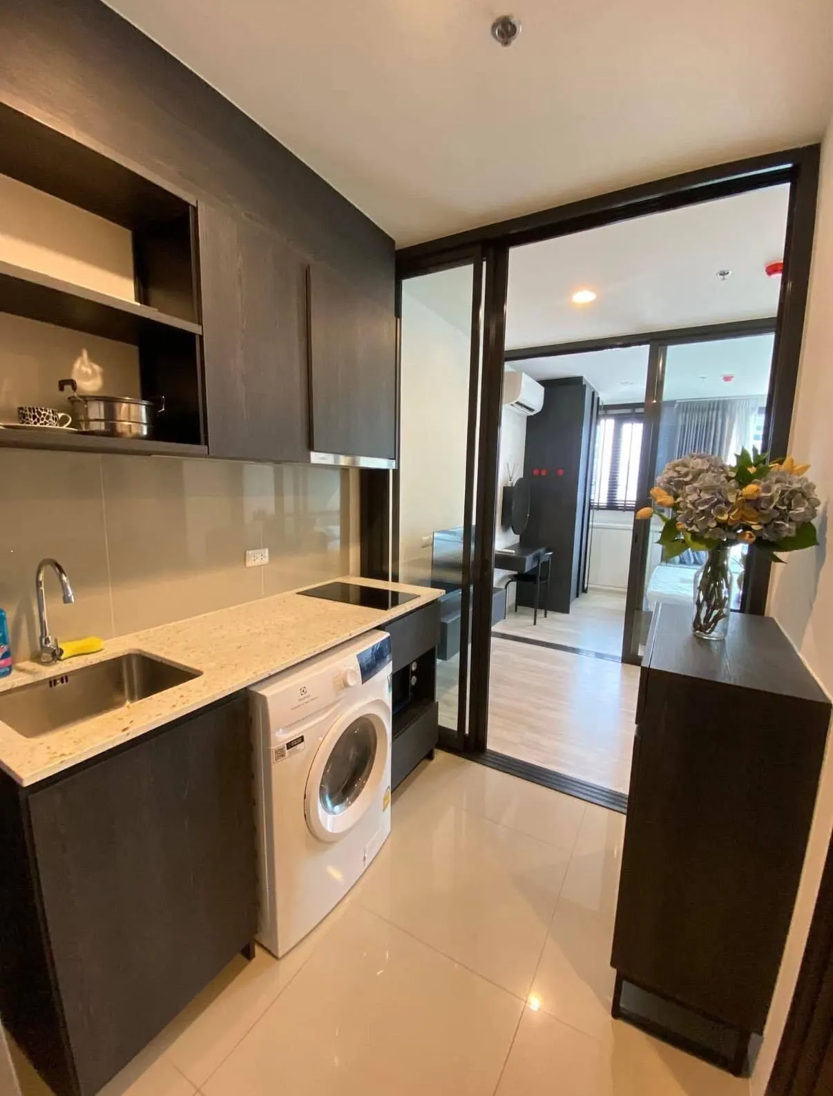Condo · 1 室 · 1 卫 · 27 m²