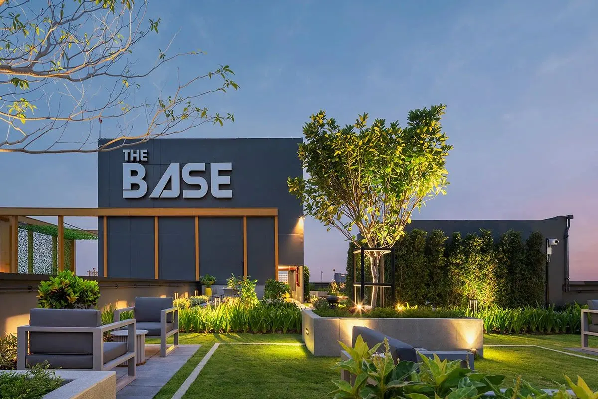 The Base Phetchaburi-Thonglor
