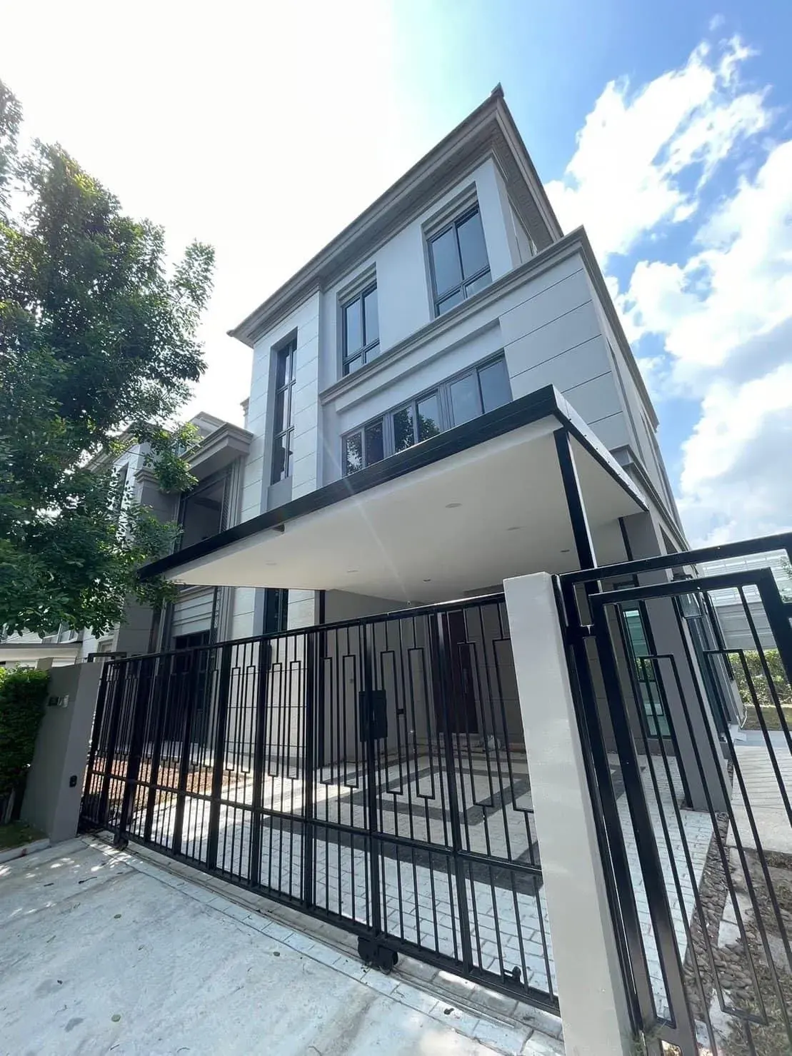 House · 4 ch. · 4 sdb · 400 m²