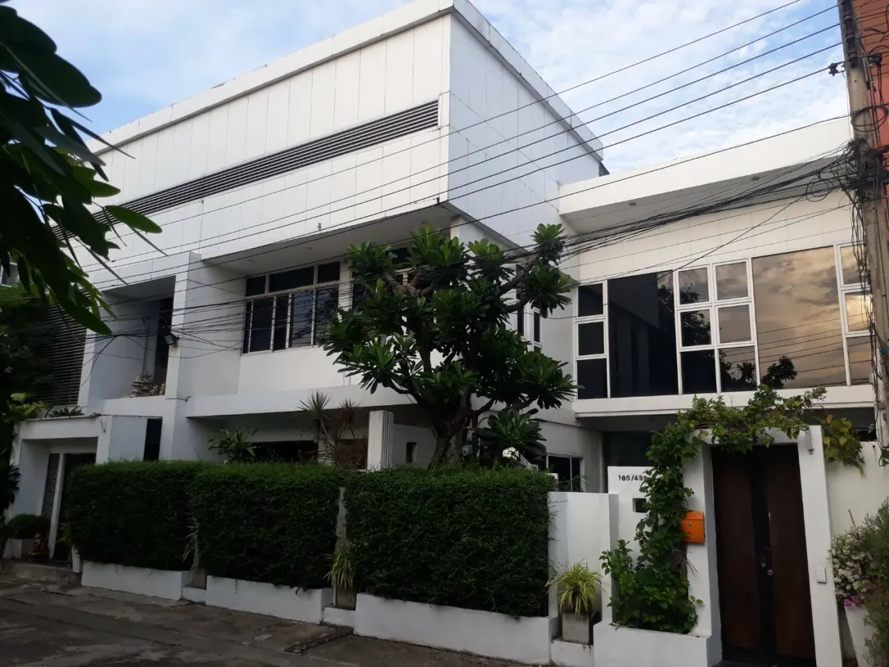 Moo Baan Wang Thong House