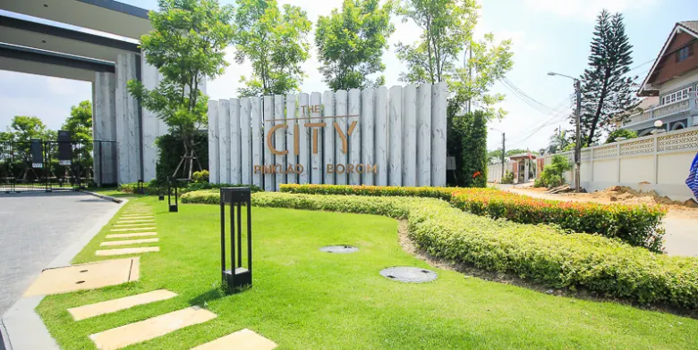 The City Pinklao-Barom