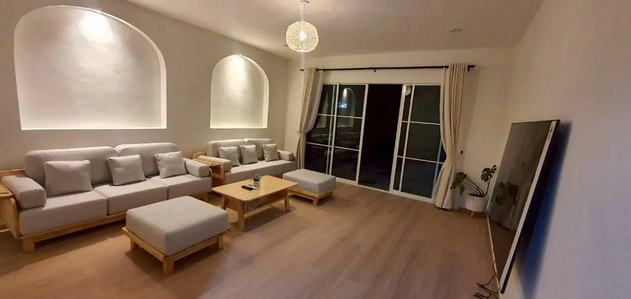 Villa · 6 ห้องนอน · 6 ห้องน้ำ · 328 m²