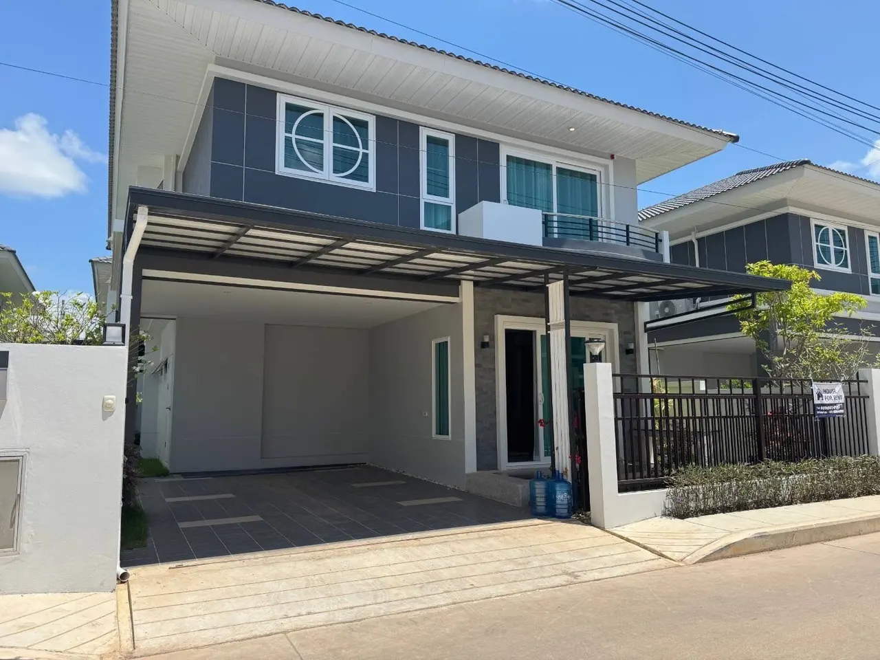 House · 4 bd · 3 ba · 210 m²