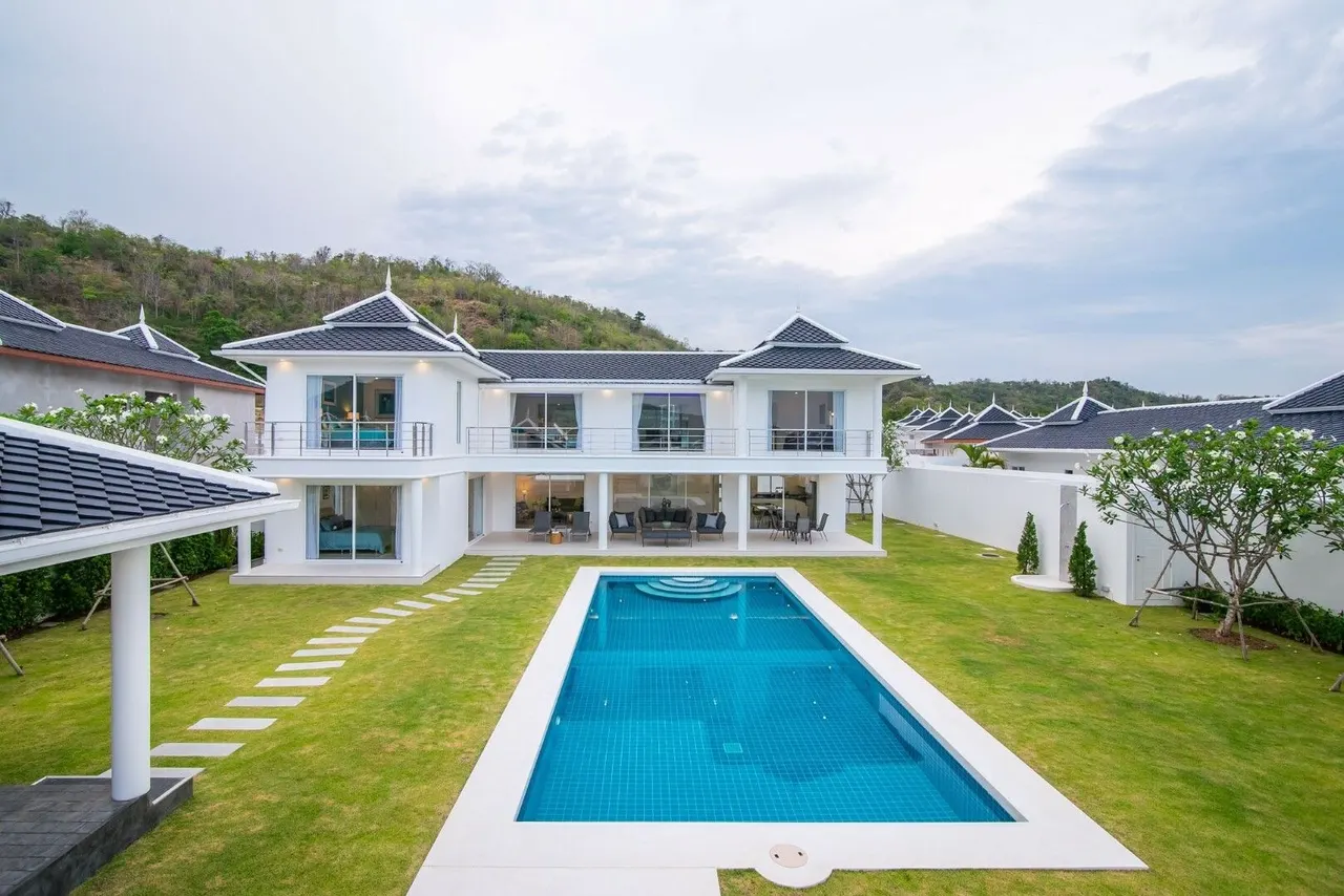 Villa · 4 ห้องนอน · 3 ห้องน้ำ · 350 m²