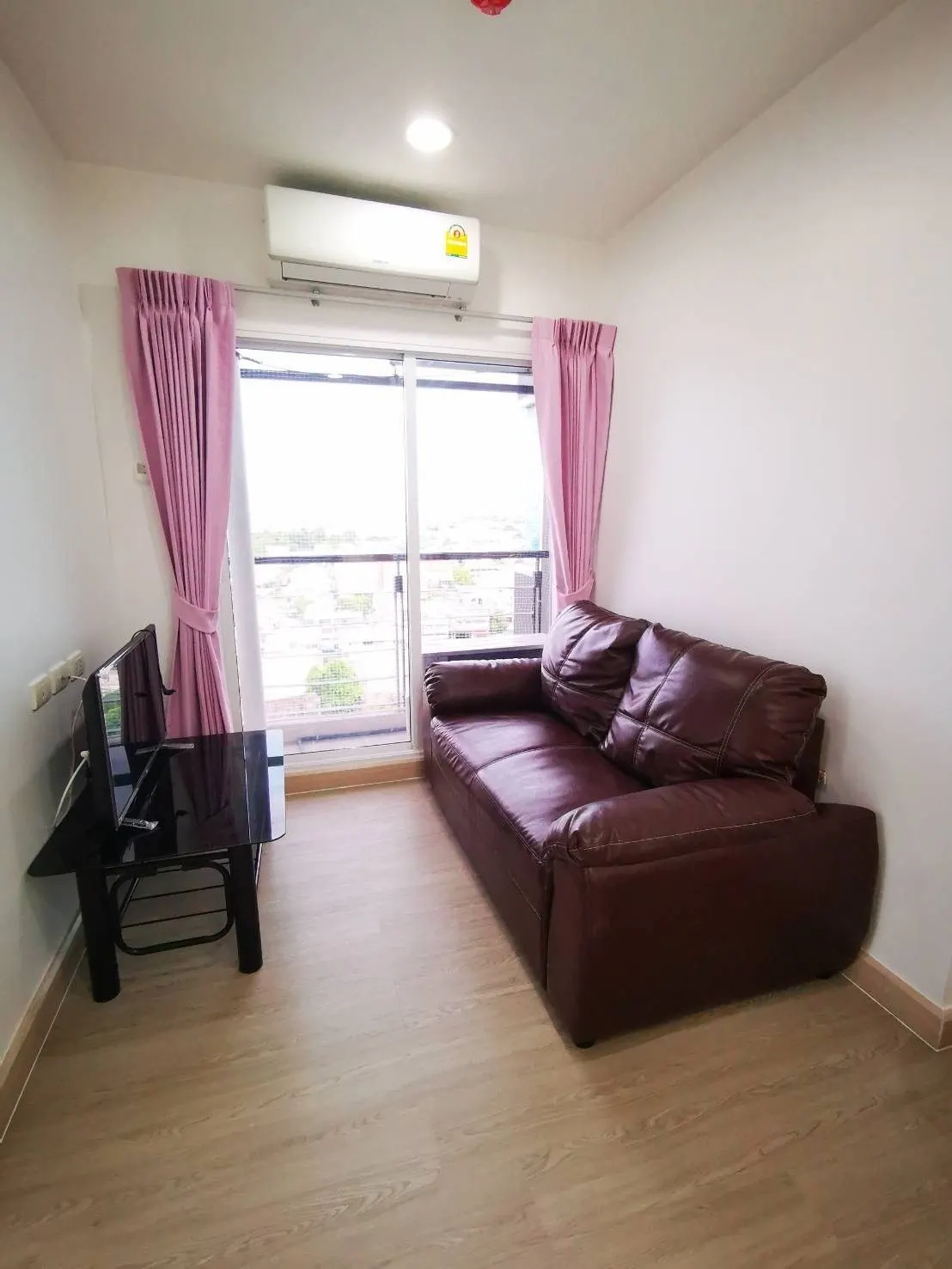 1 ห้องนอน · 1 ห้องน้ำ · 29 m²