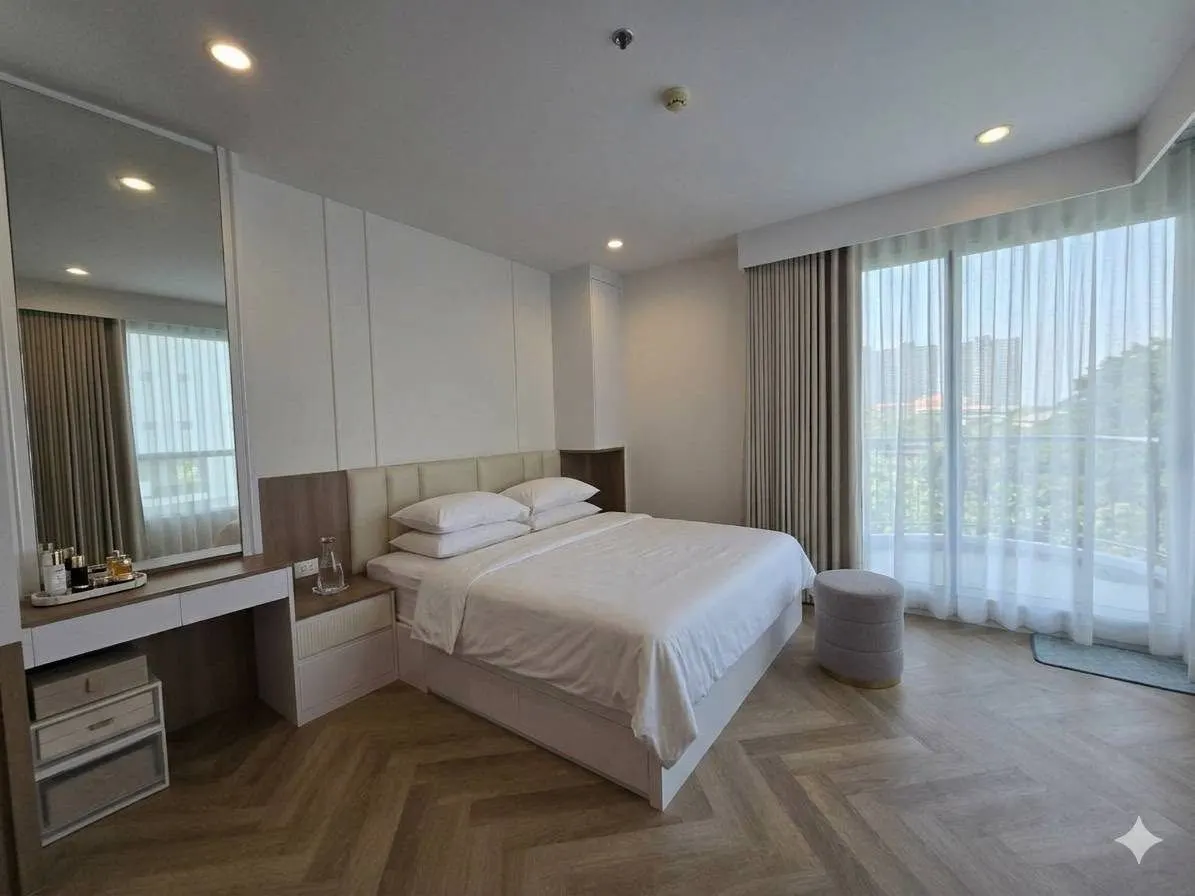 Condo · 2 bd · 2 ba · 127 m²