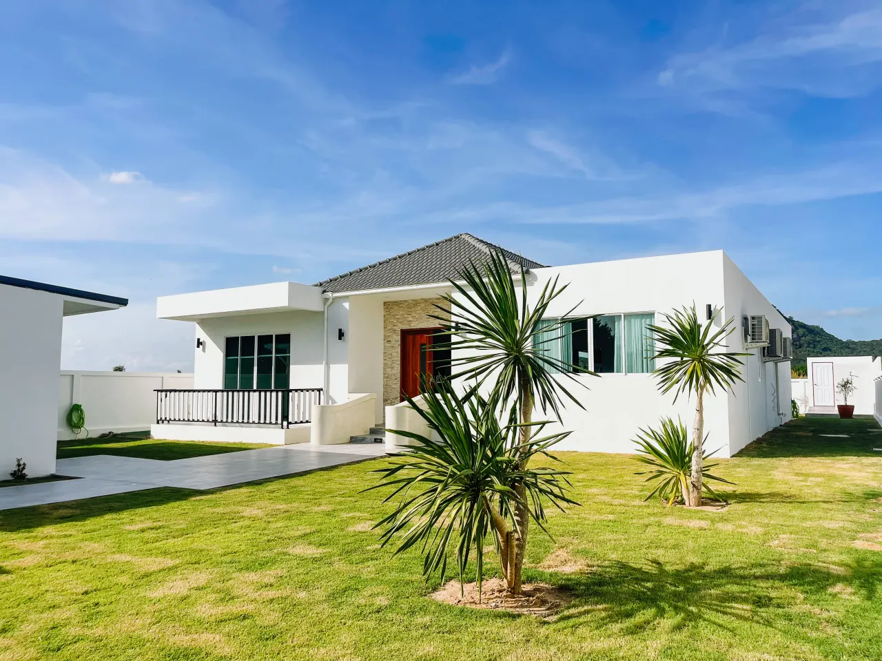 Villa · 4 室 · 3 卫 · 250 m²