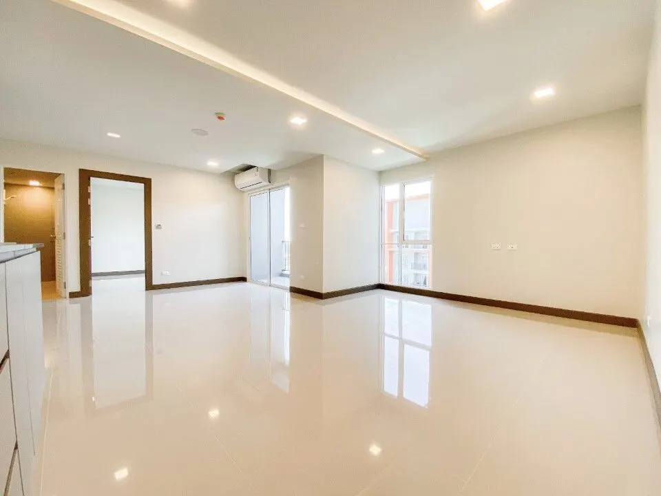 Condo · 1 室 · 1 卫 · 52 m²