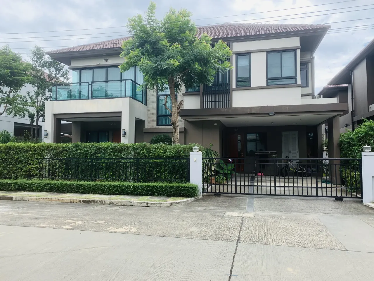House · 5 ห้องนอน · 5 ห้องน้ำ · 275 m²