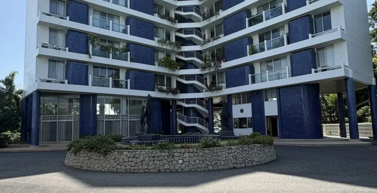 Navin Park Condominium