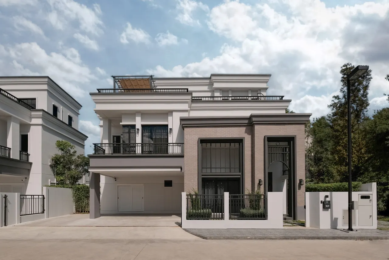 5 ห้องนอน · 4 ห้องน้ำ · 299 m²