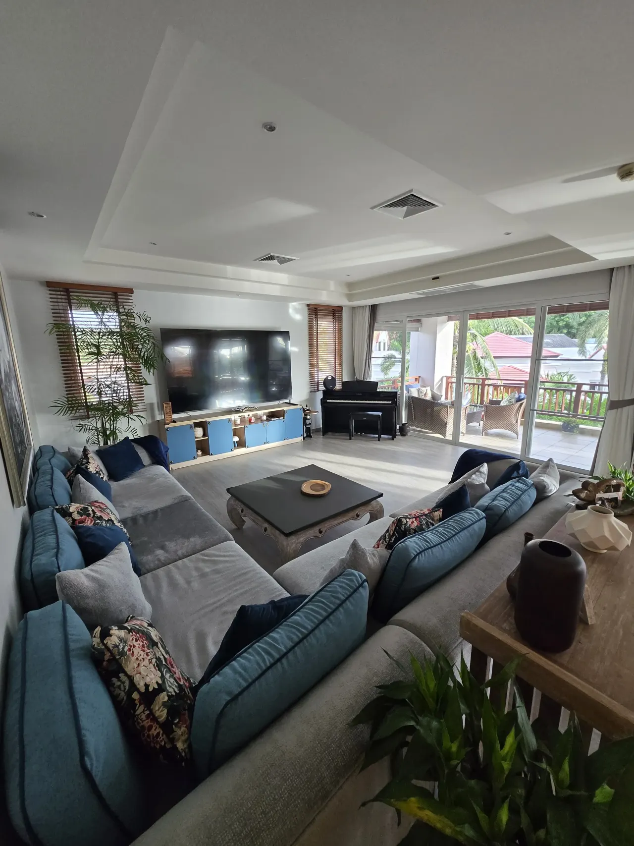 Condo · 3 室 · 3 卫 · 200 m²