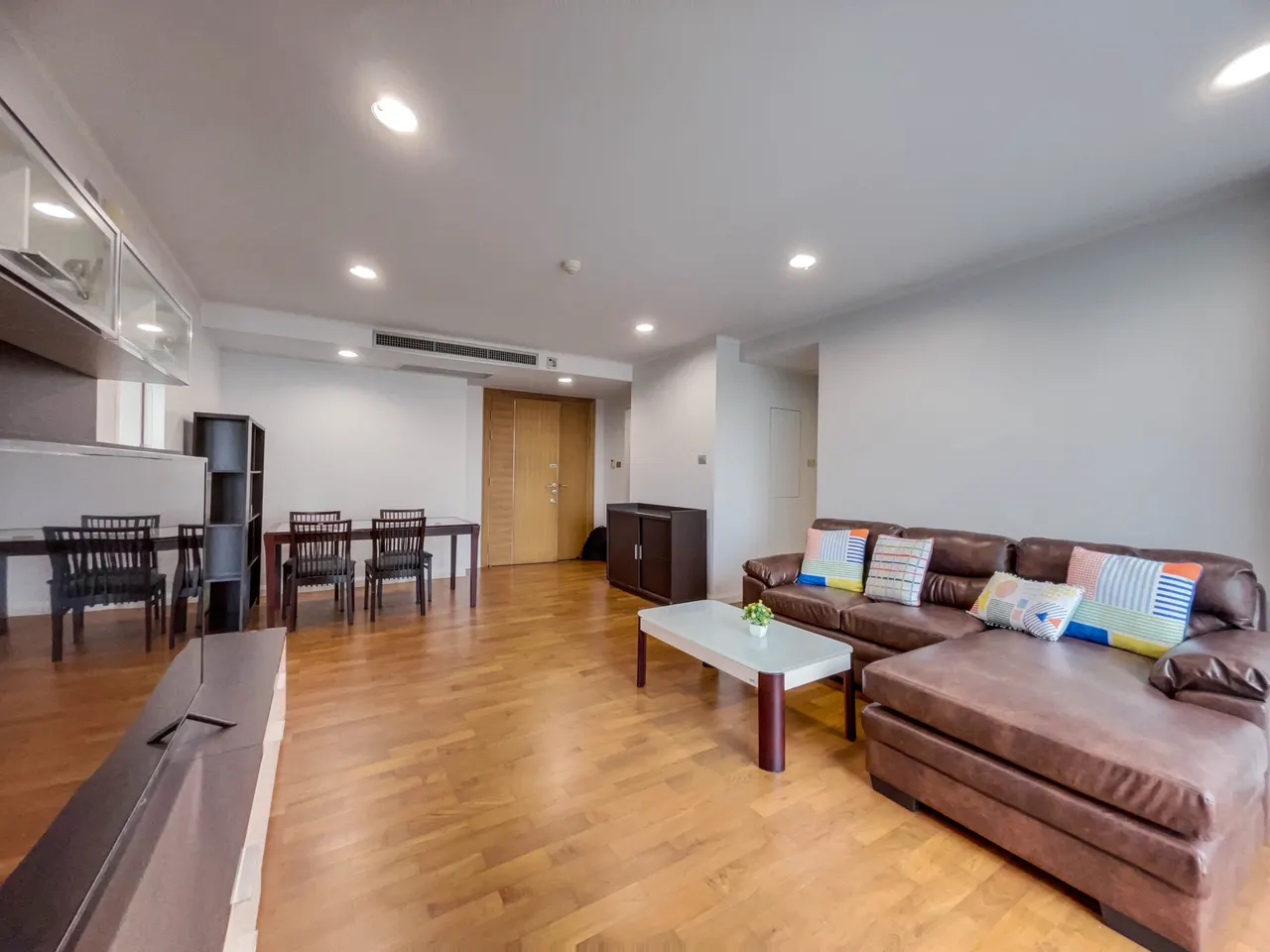 Condo · 2 ห้องนอน · 2 ห้องน้ำ · 87 m²